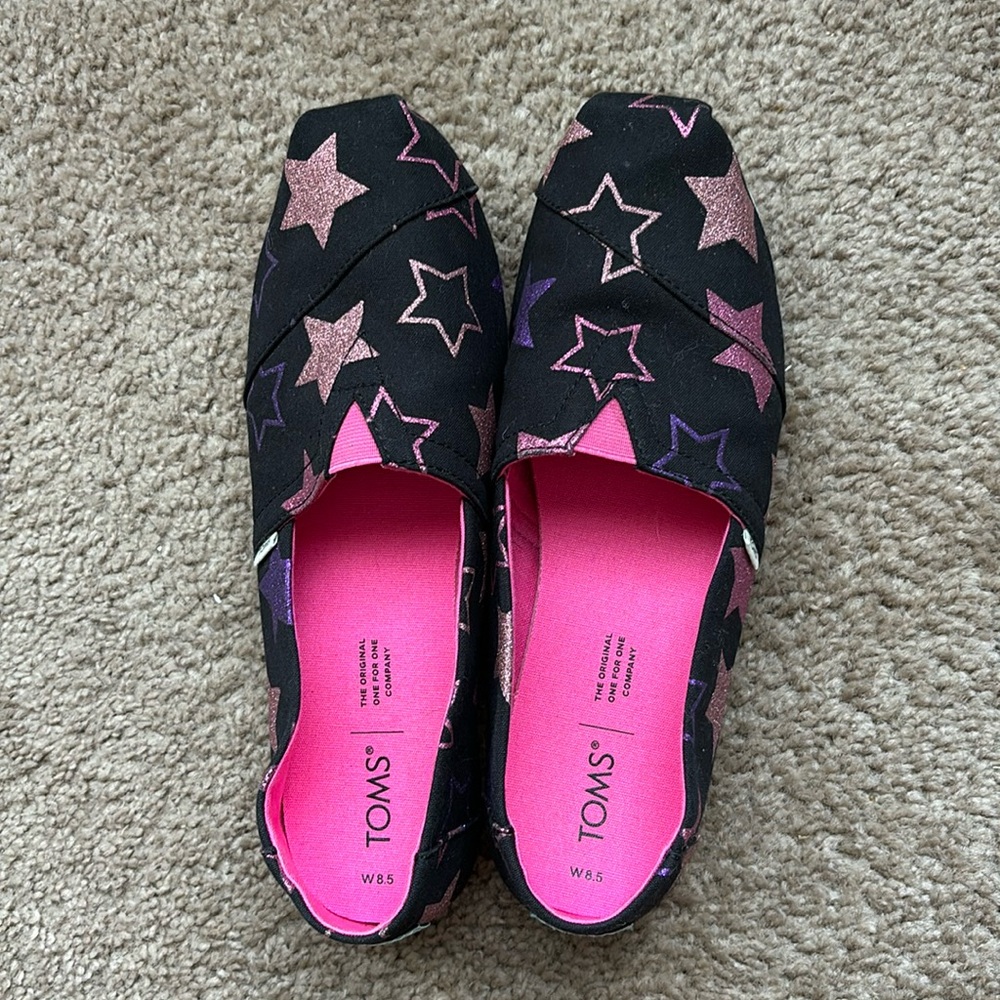 Adorable sparkly starred Toms